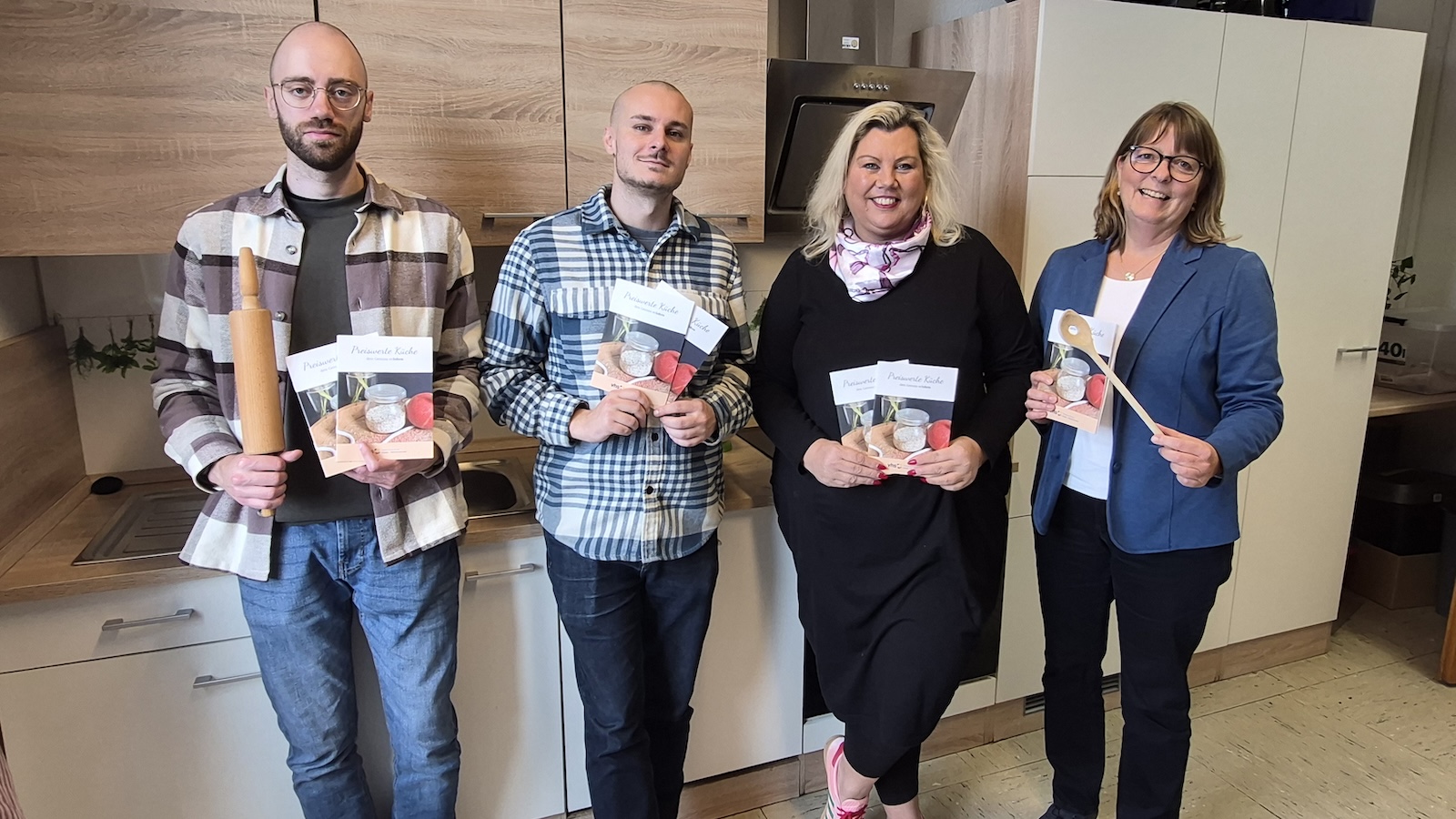 Gute Ernährung muss nicht teuer sein: Kleines Kochbuch der VHS zeigt preiswerte Rezepte