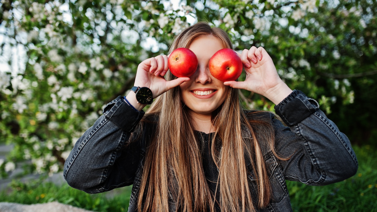 „Tour de Pomme“: Schulen laufen für den Erhalt von Apfelbäumen