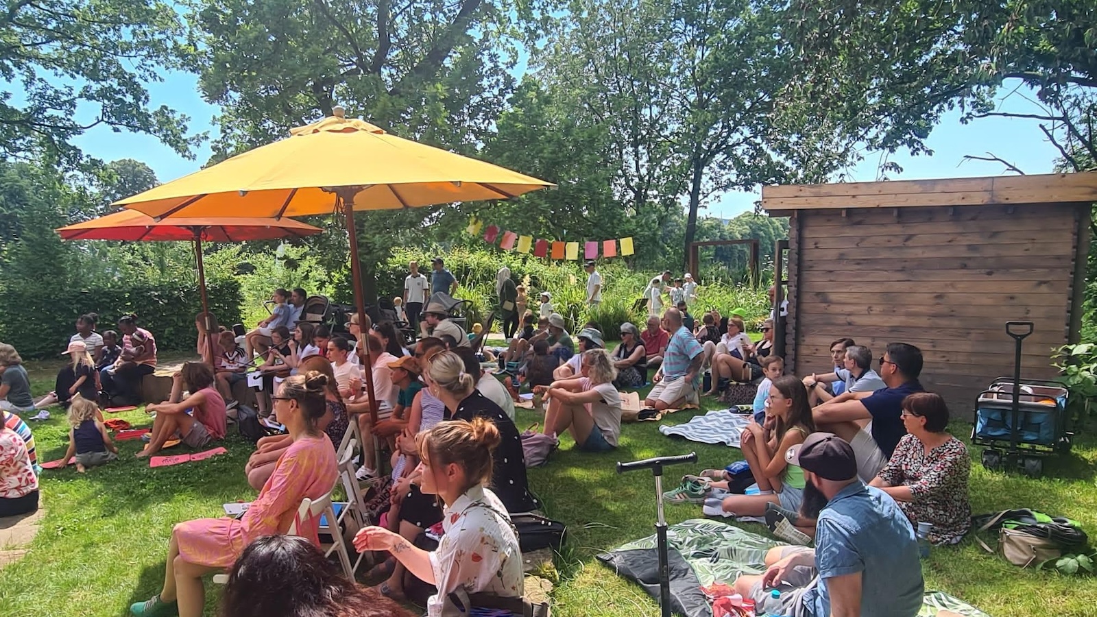 Musikschule Höxter begeisterte beim Familienpicknick im Schöpfungsgarten an der Weser 