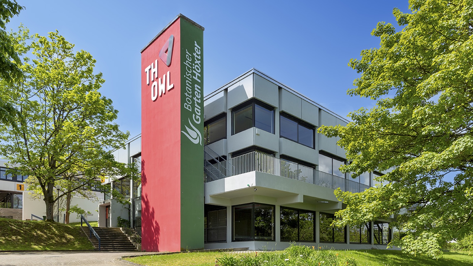 Entscheidung im Eilverfahren: Verlagerung von Studiengängen frühestens nach Urteilsverkündung im Hauptsacheverfahren