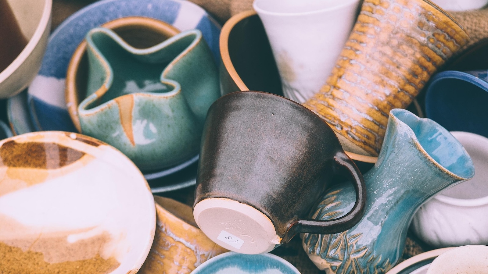 Landfrauen Lauenförde-Meinbrexen laden zum Keramik bemalen in Höxter ein